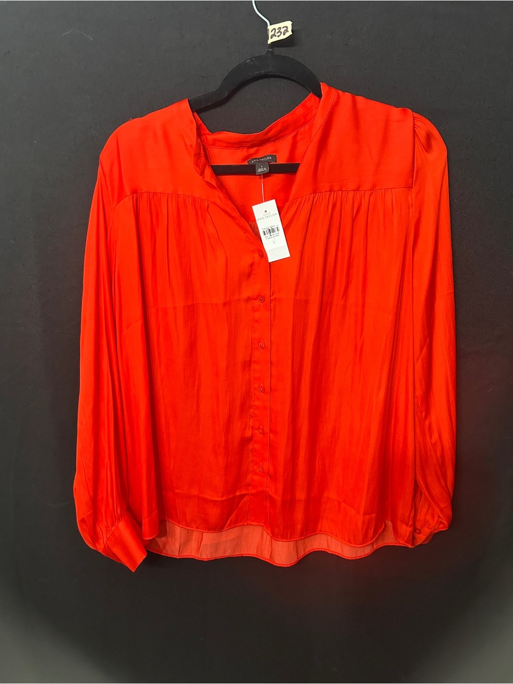 Women’s Ann Taylor Red Blouse L Button Front Long Sleeve Career Top NWT